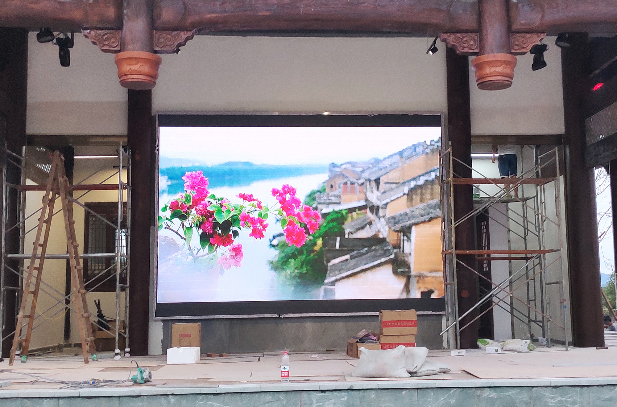 LED顯示屏,室內全彩LED,戶外LED顯示屏,LED顯示屏供應商,戶外彩色LED顯示屏,LED顯示屏生產(chǎn)廠家,高密度LED全彩顯示屏,湖南LED顯示屏,湖南室內全彩LED